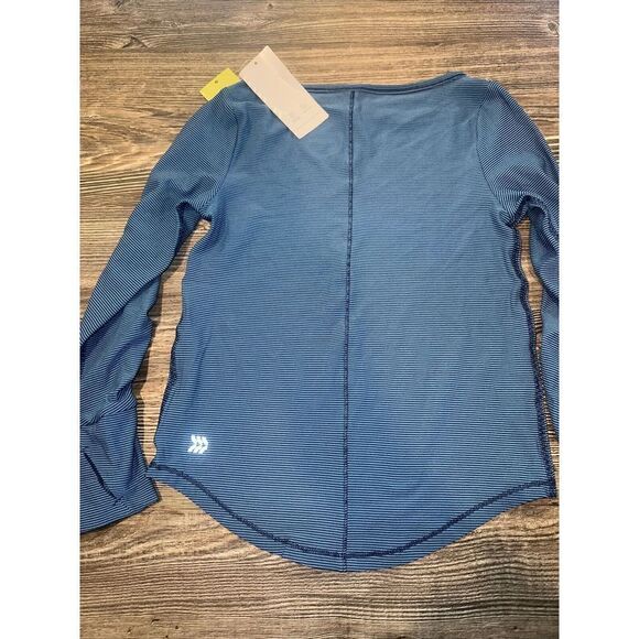 Girls' Long Sleeve Studio T-Shirt - All in Motion Blue Size XS(4/5). NWT. S - Picture 6 of 6